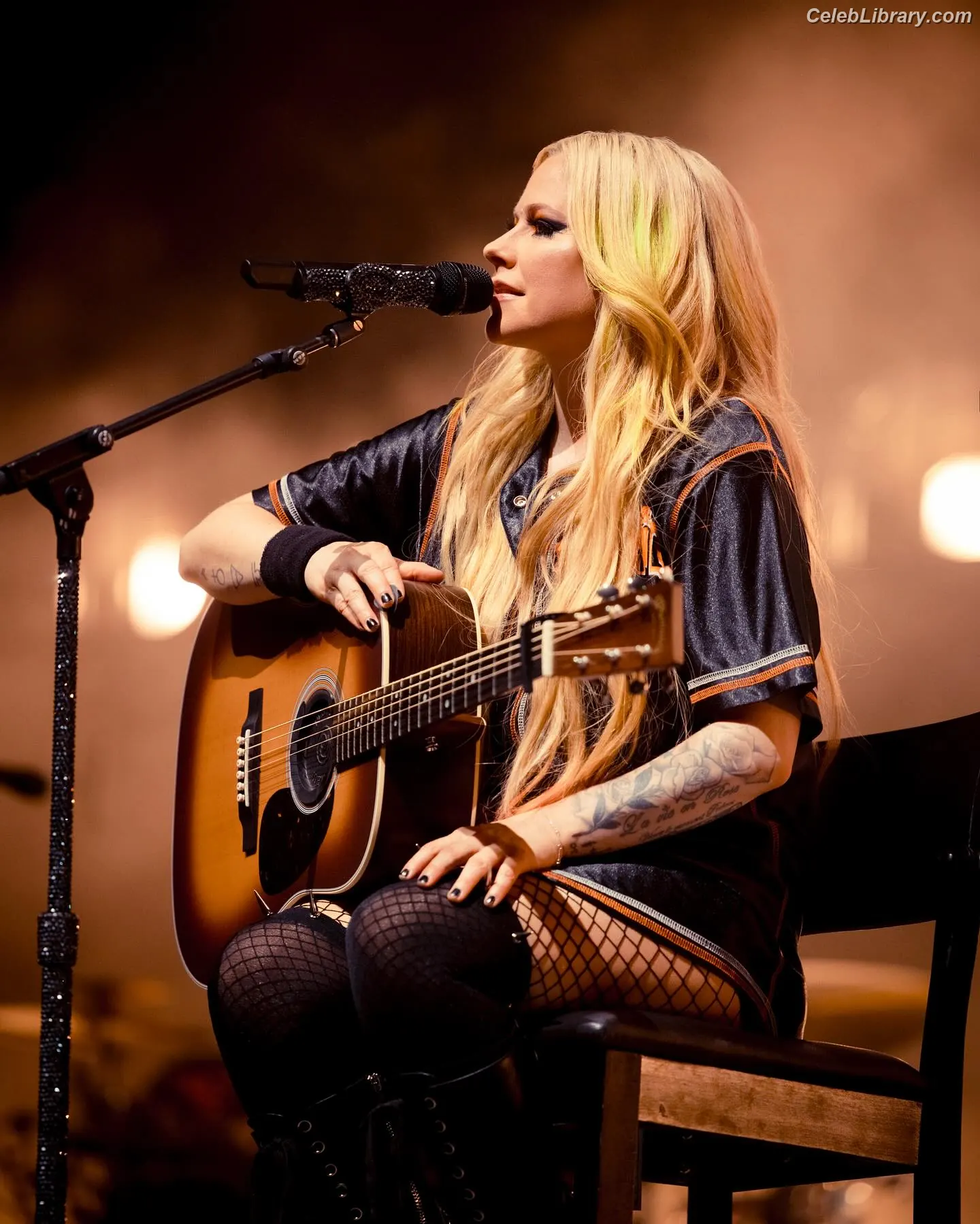 Avril Lavigne photo 20 of 790