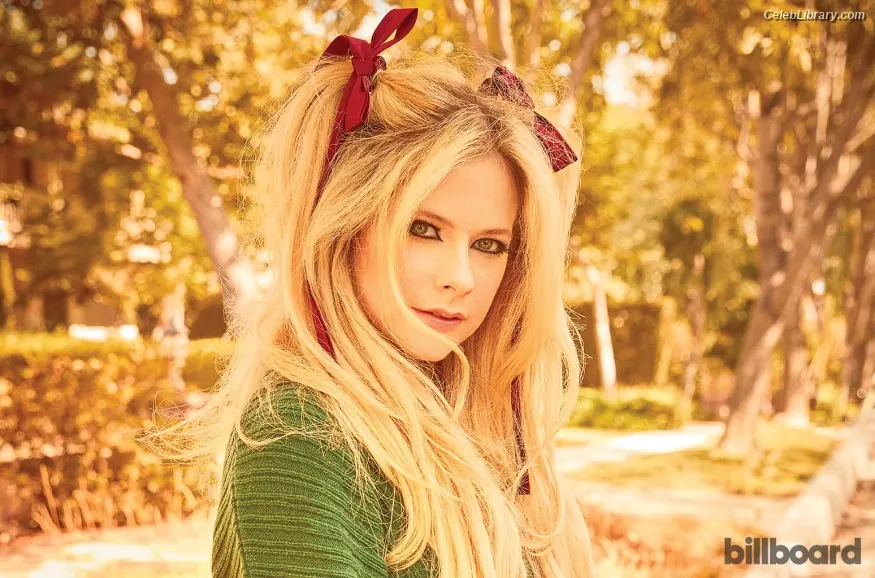 Avril Lavigne photo 4 of 790