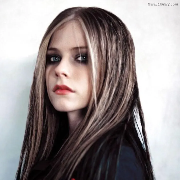Avril Lavigne photo 21 of 790
