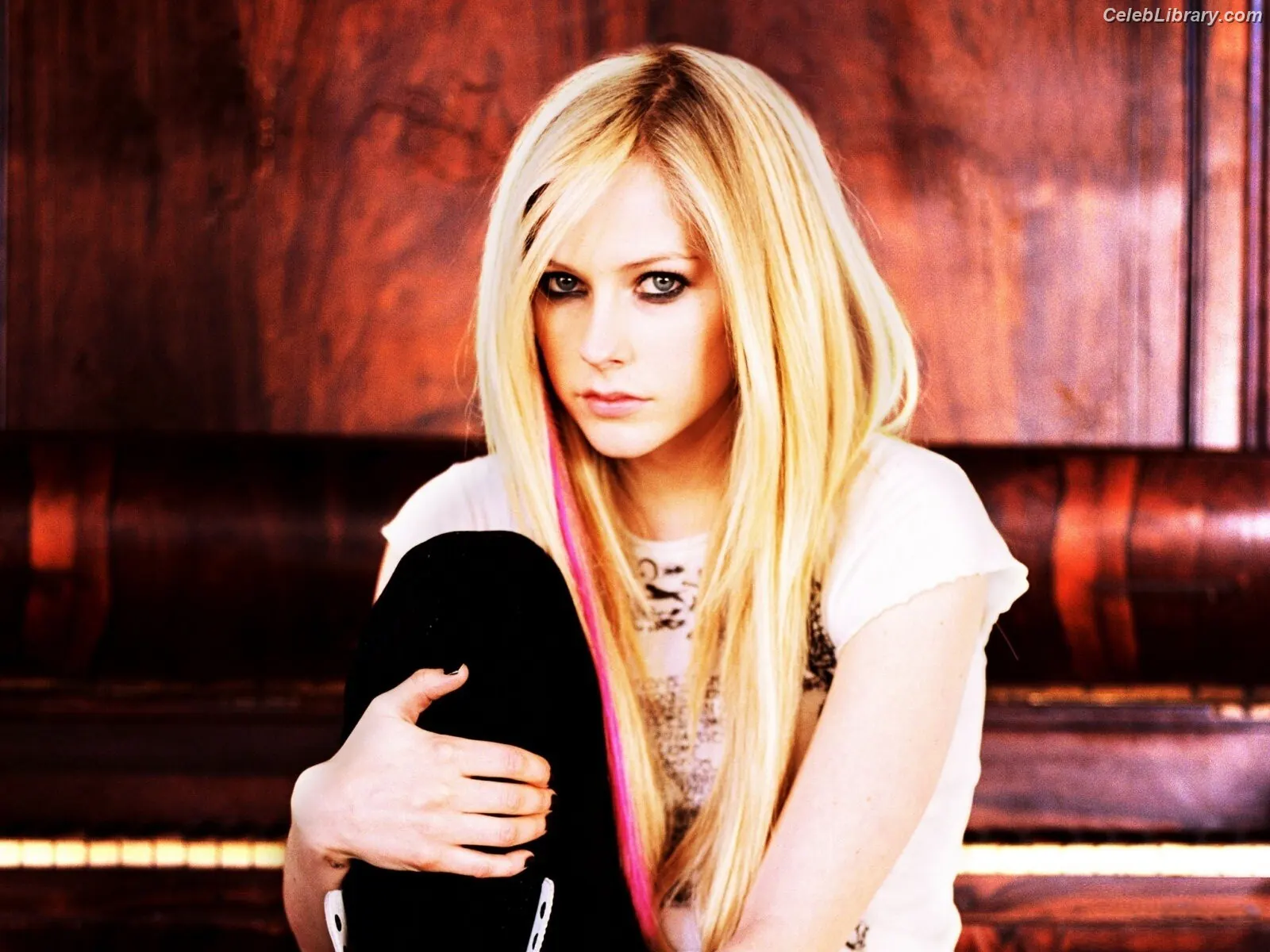 Avril Lavigne photo 13 of 790
