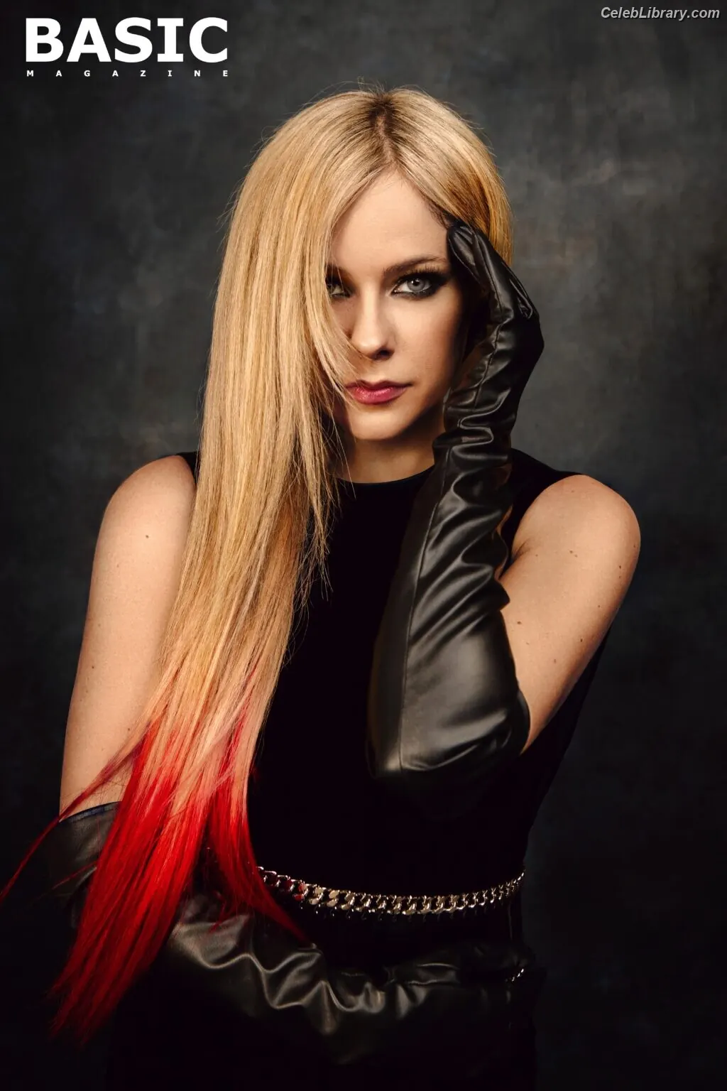 Avril Lavigne photo 21 of 790