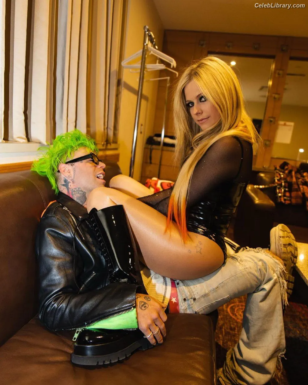 Avril Lavigne photo 17 of 790