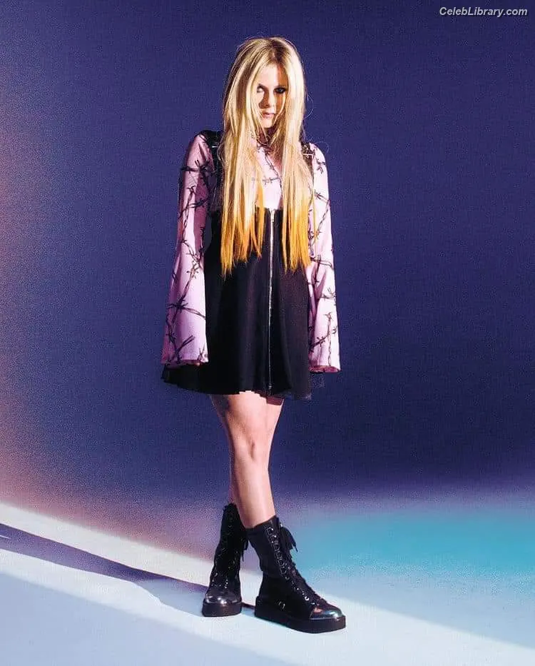 Avril Lavigne photo 4 of 790