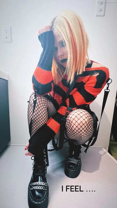 Avril Lavigne photo 9 of 791
