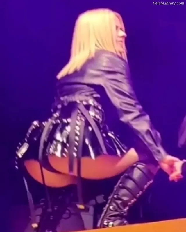Avril Lavigne photo 12 of 791