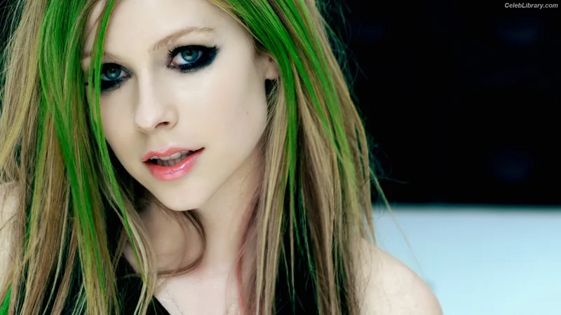 Avril Lavigne photo 13 of 791