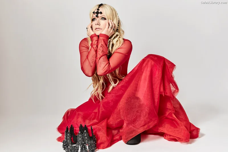 Avril Lavigne photo 8 of 791