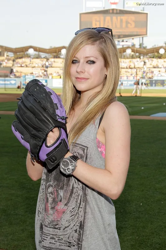 Avril Lavigne photo 22 of 791