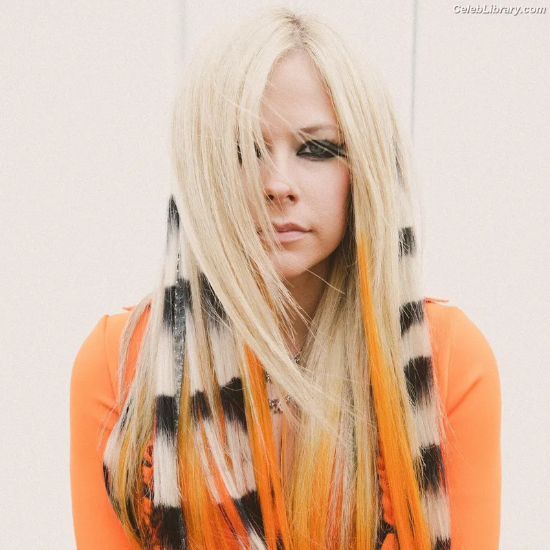 Avril Lavigne photo 21 of 791