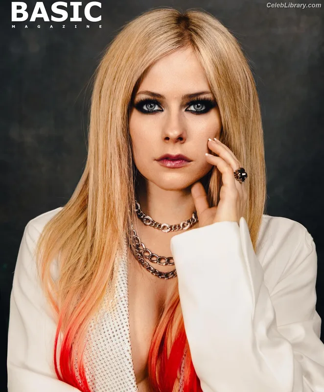 Avril Lavigne photo 4 of 791