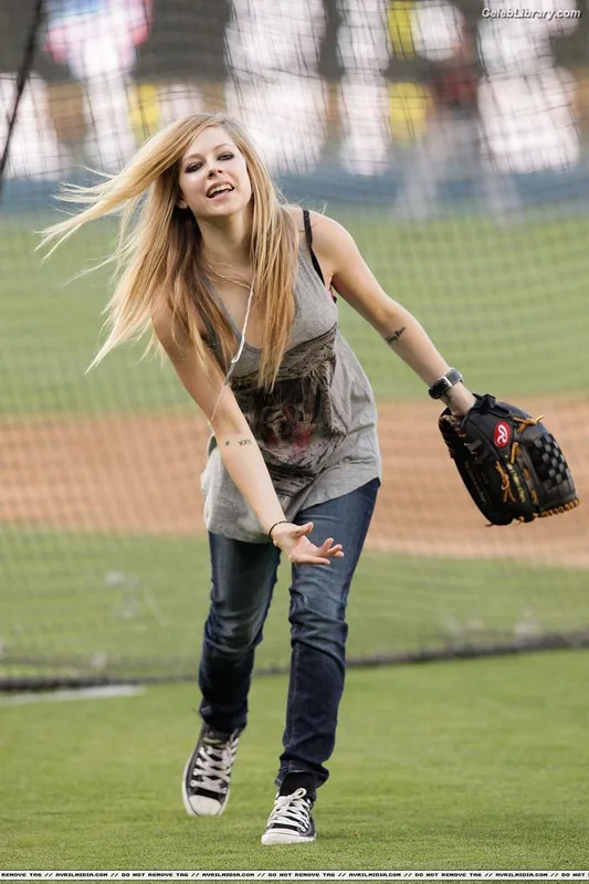 Avril Lavigne photo 22 of 791