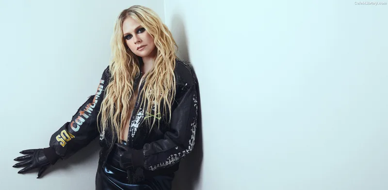 Avril Lavigne photo 24 of 791