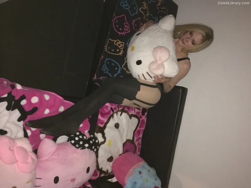 Avril Lavigne photo 14 of 791