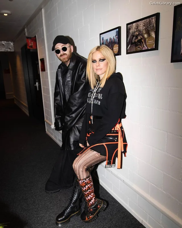 Avril Lavigne photo 14 of 791
