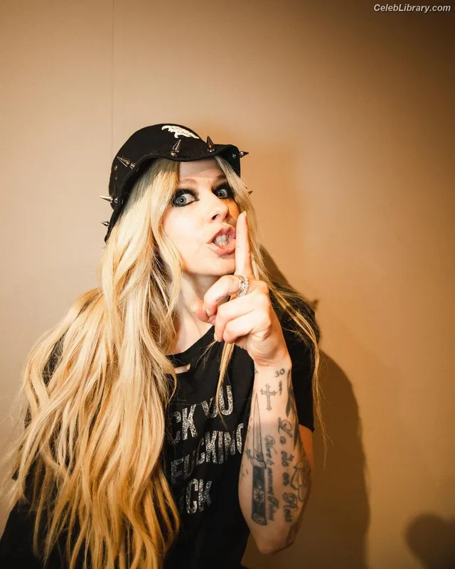 Avril Lavigne photo 20 of 791