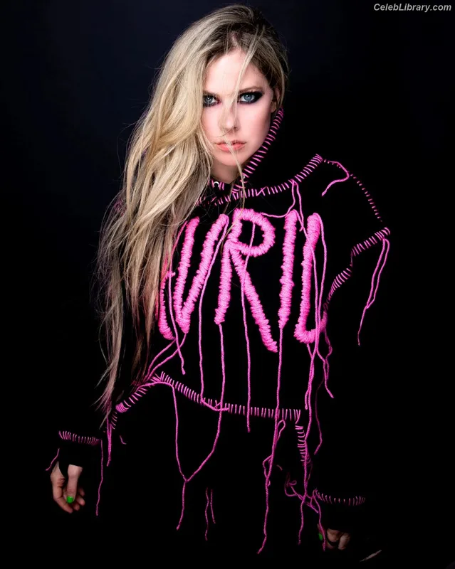 Avril Lavigne photo 14 of 791