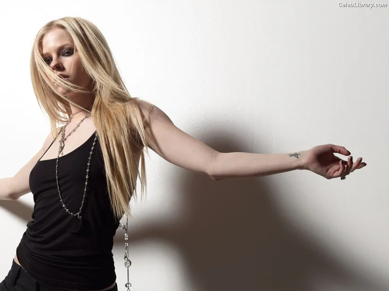 Avril Lavigne photo 19 of 791