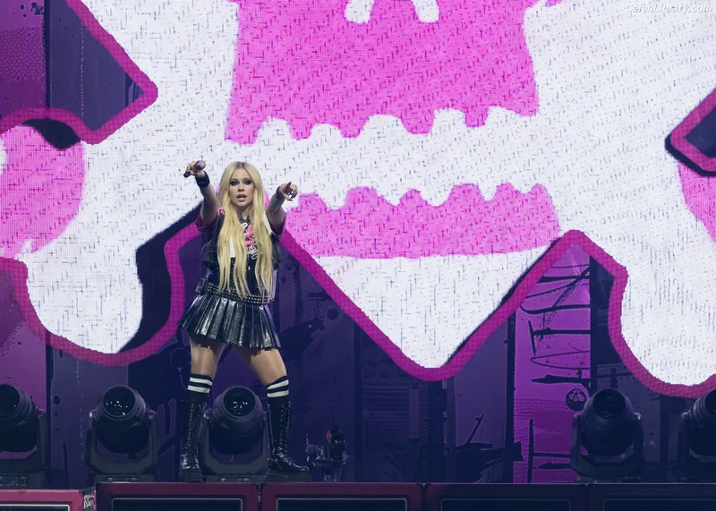 Avril Lavigne photo 6 of 791