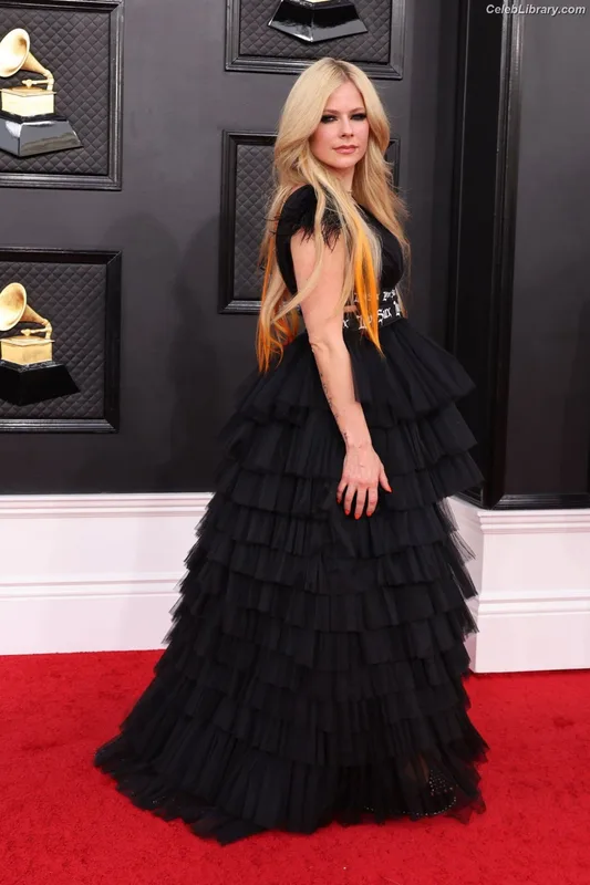 Avril Lavigne photo 15 of 791