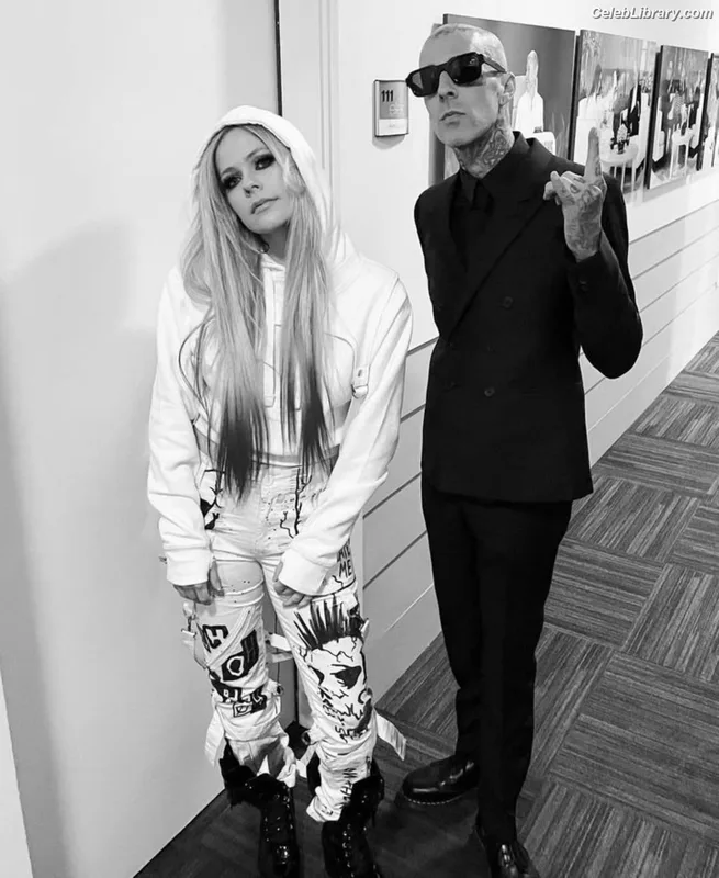 Avril Lavigne photo 4 of 791