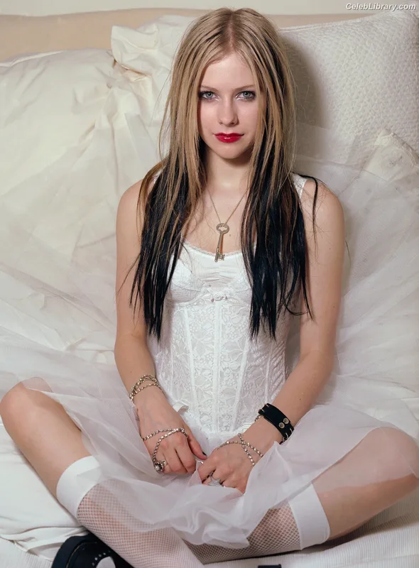 Avril Lavigne photo 7 of 791