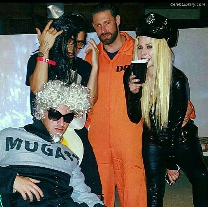 Avril Lavigne photo 9 of 791