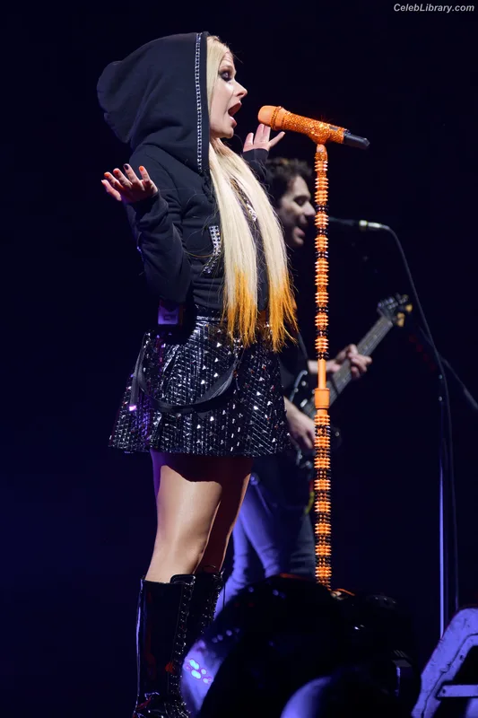 Avril Lavigne photo 20 of 791