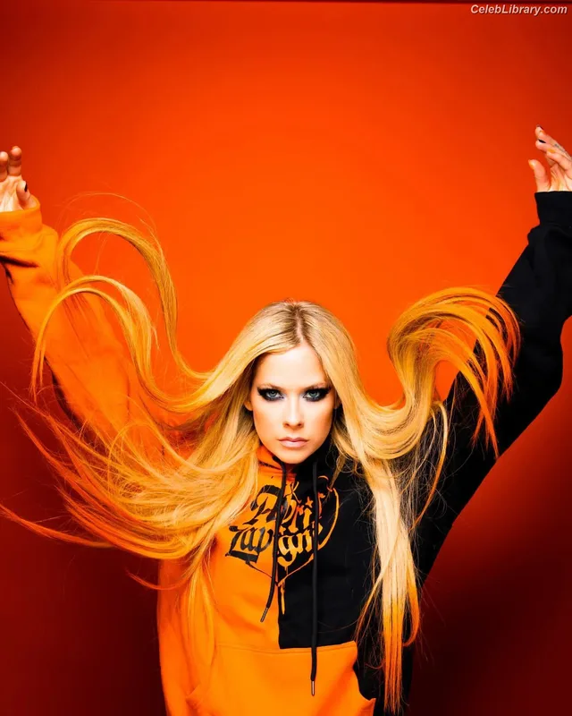 Avril Lavigne photo 22 of 791
