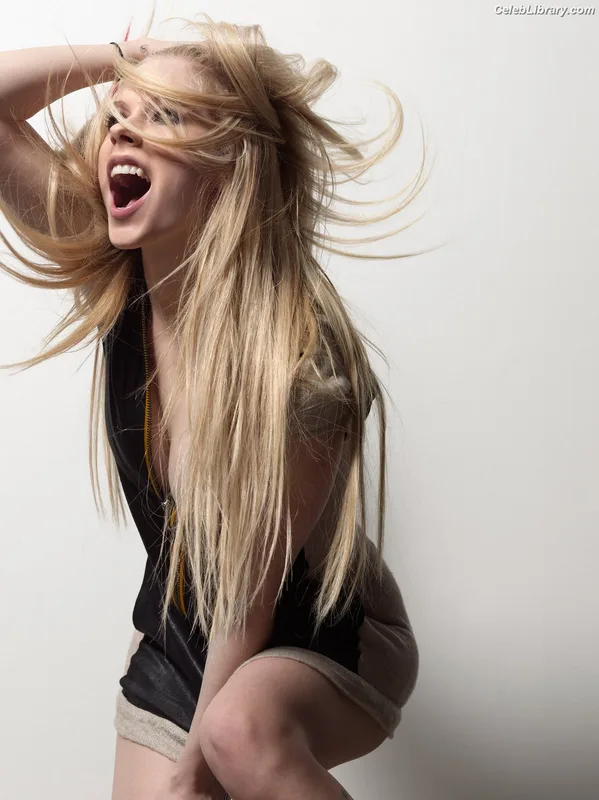 Avril Lavigne photo 11 of 791