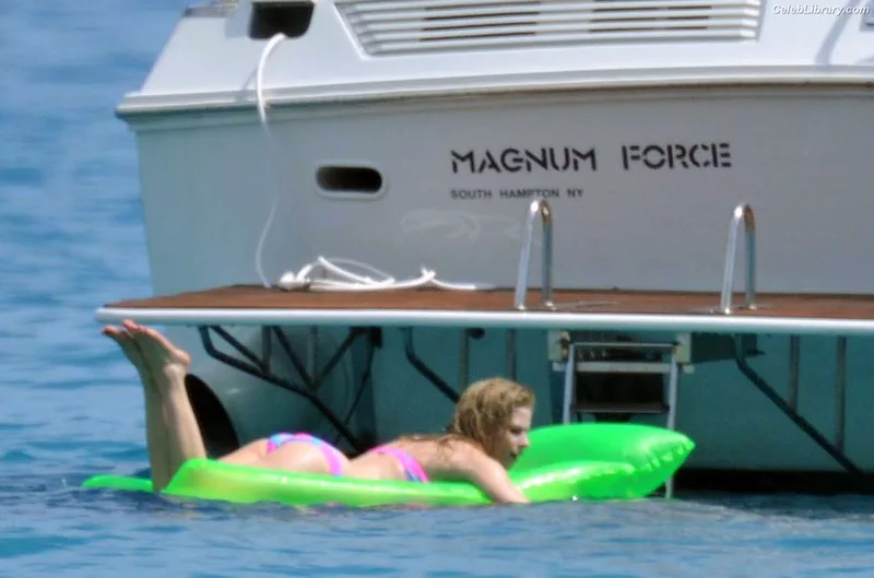Avril Lavigne photo 3 of 791