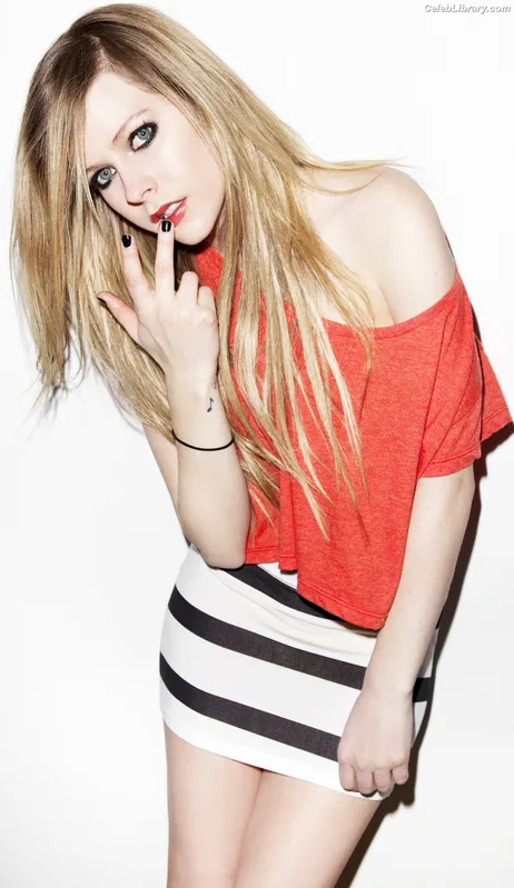 Avril Lavigne photo 8 of 791