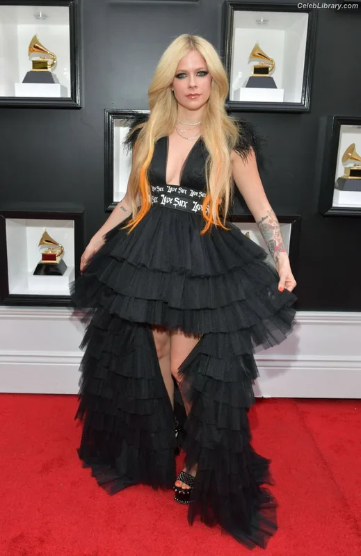 Avril Lavigne photo 10 of 791