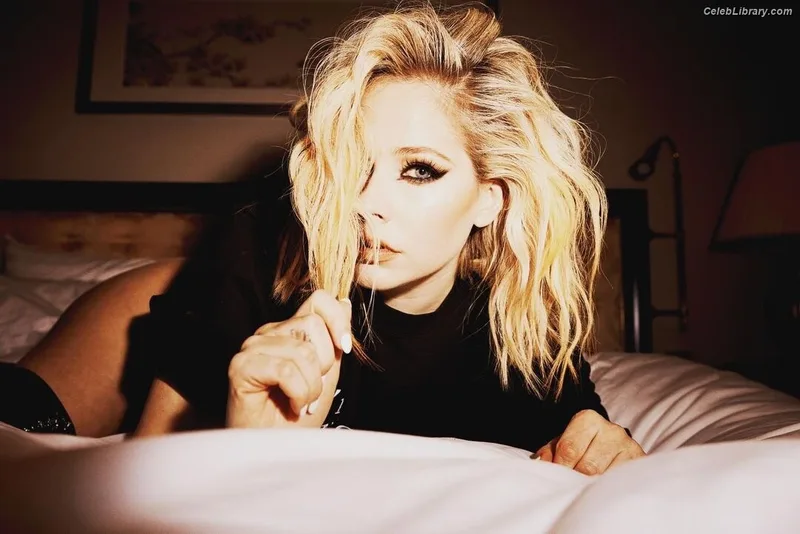 Avril Lavigne photo 19 of 791