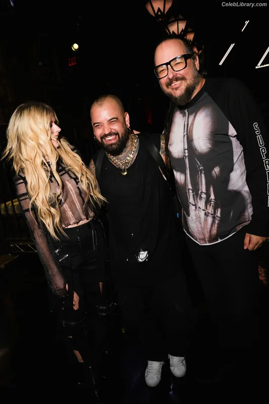 Avril Lavigne photo 21 of 791
