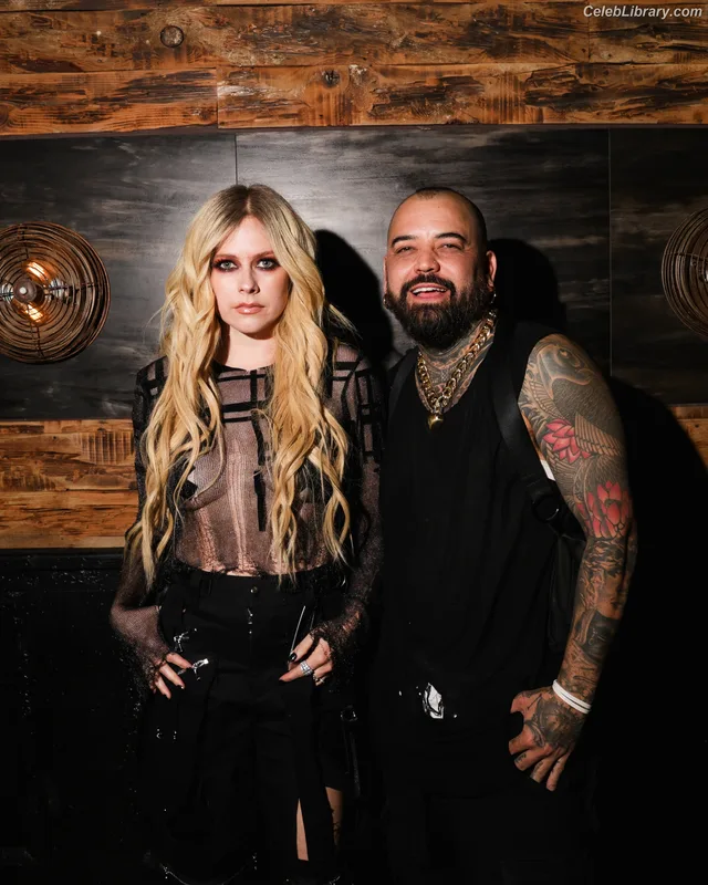 Avril Lavigne photo 22 of 791