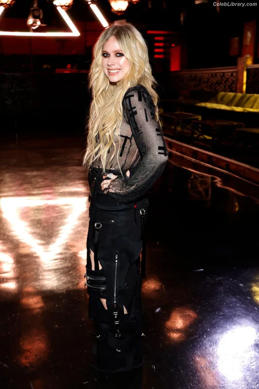 Avril Lavigne photo 8 of 791