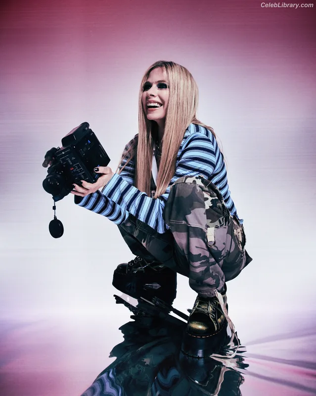 Avril Lavigne photo 24 of 791