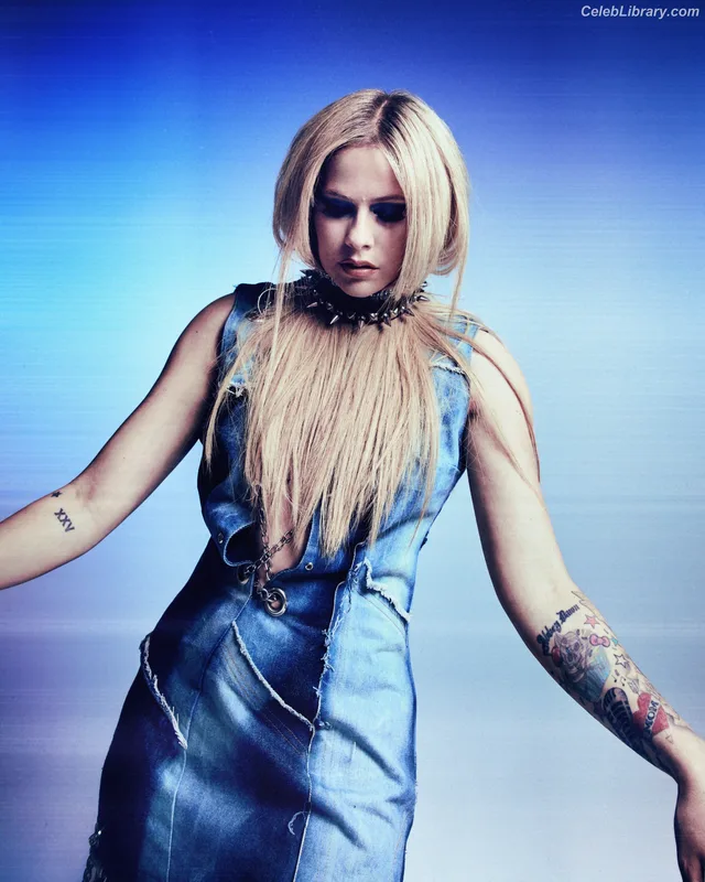 Avril Lavigne photo 8 of 791