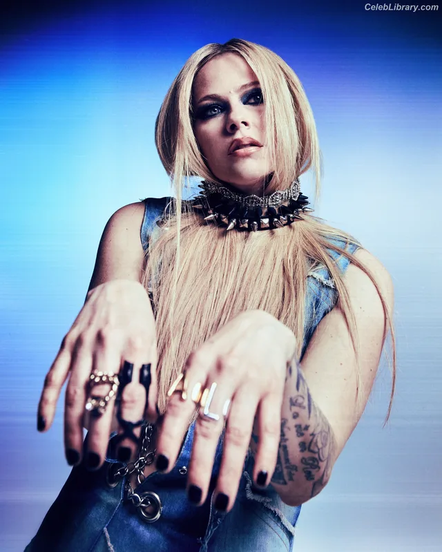 Avril Lavigne photo 20 of 791
