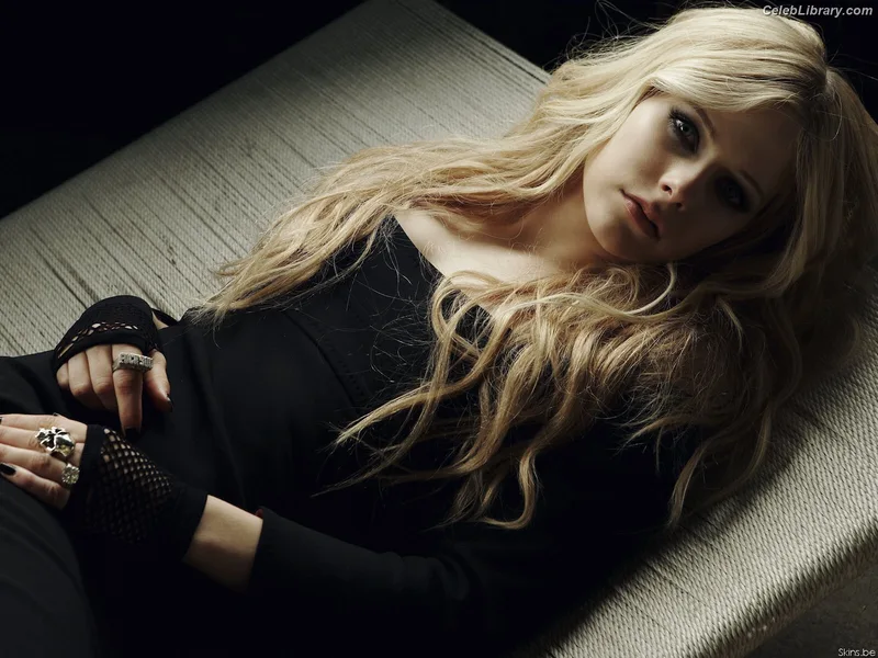 Avril Lavigne photo 4 of 791