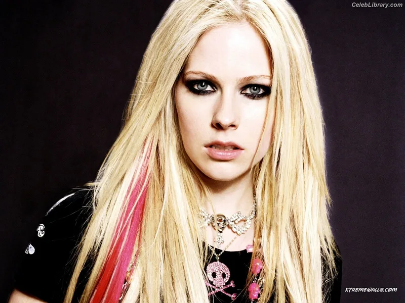 Avril Lavigne photo 8 of 791