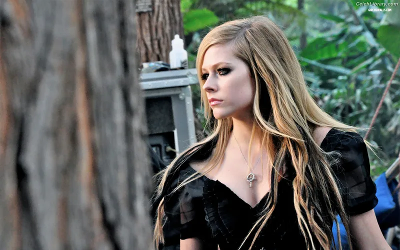 Avril Lavigne photo 10 of 791