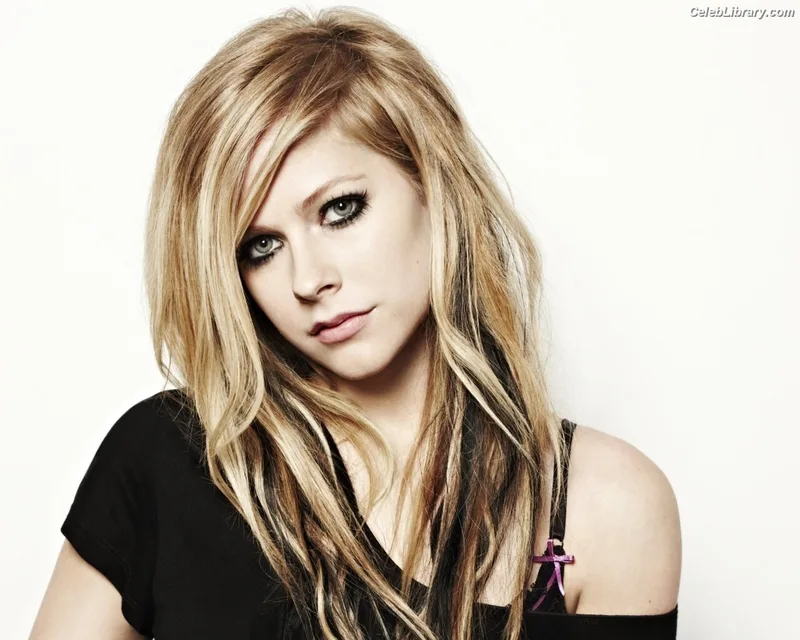 Avril Lavigne photo 15 of 791