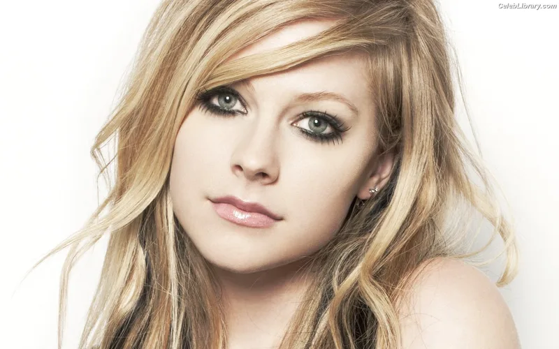 Avril Lavigne photo 18 of 791