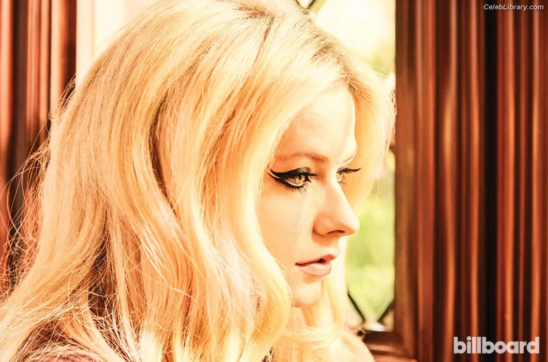 Avril Lavigne photo 22 of 791