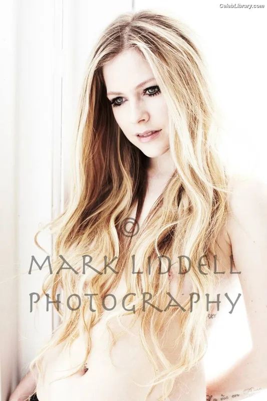 Avril Lavigne photo 6 of 791
