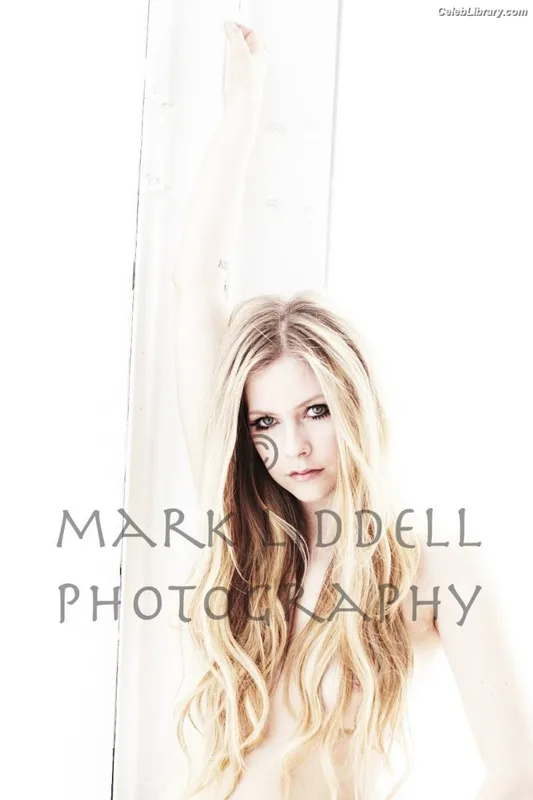 Avril Lavigne photo 7 of 791