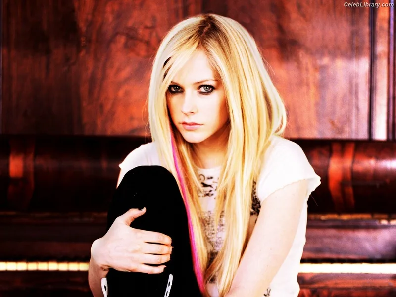 Avril Lavigne photo 13 of 791