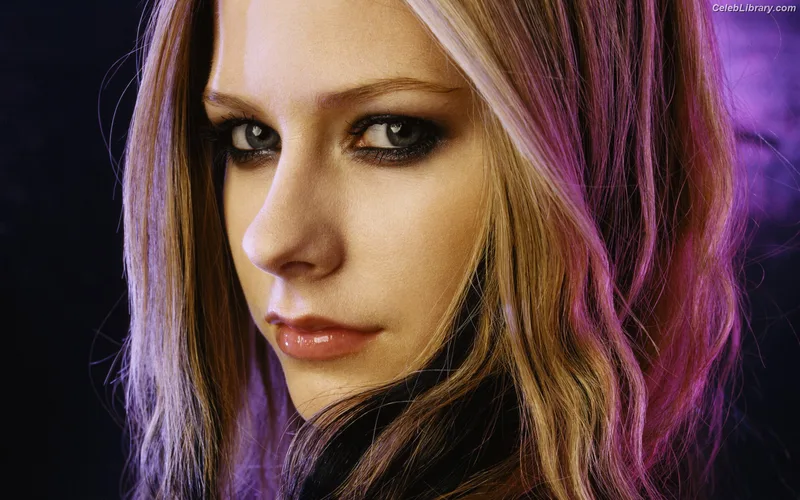 Avril Lavigne photo 21 of 791