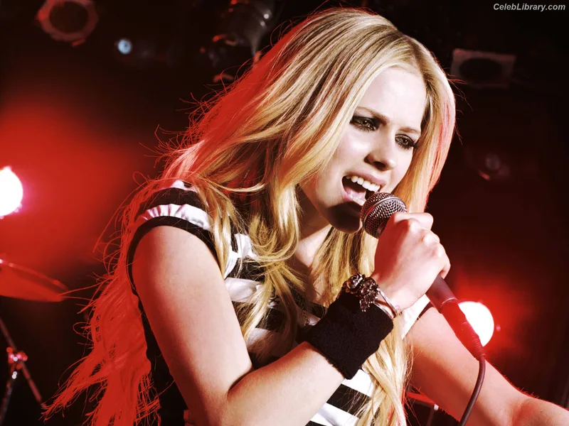 Avril Lavigne photo 11 of 791